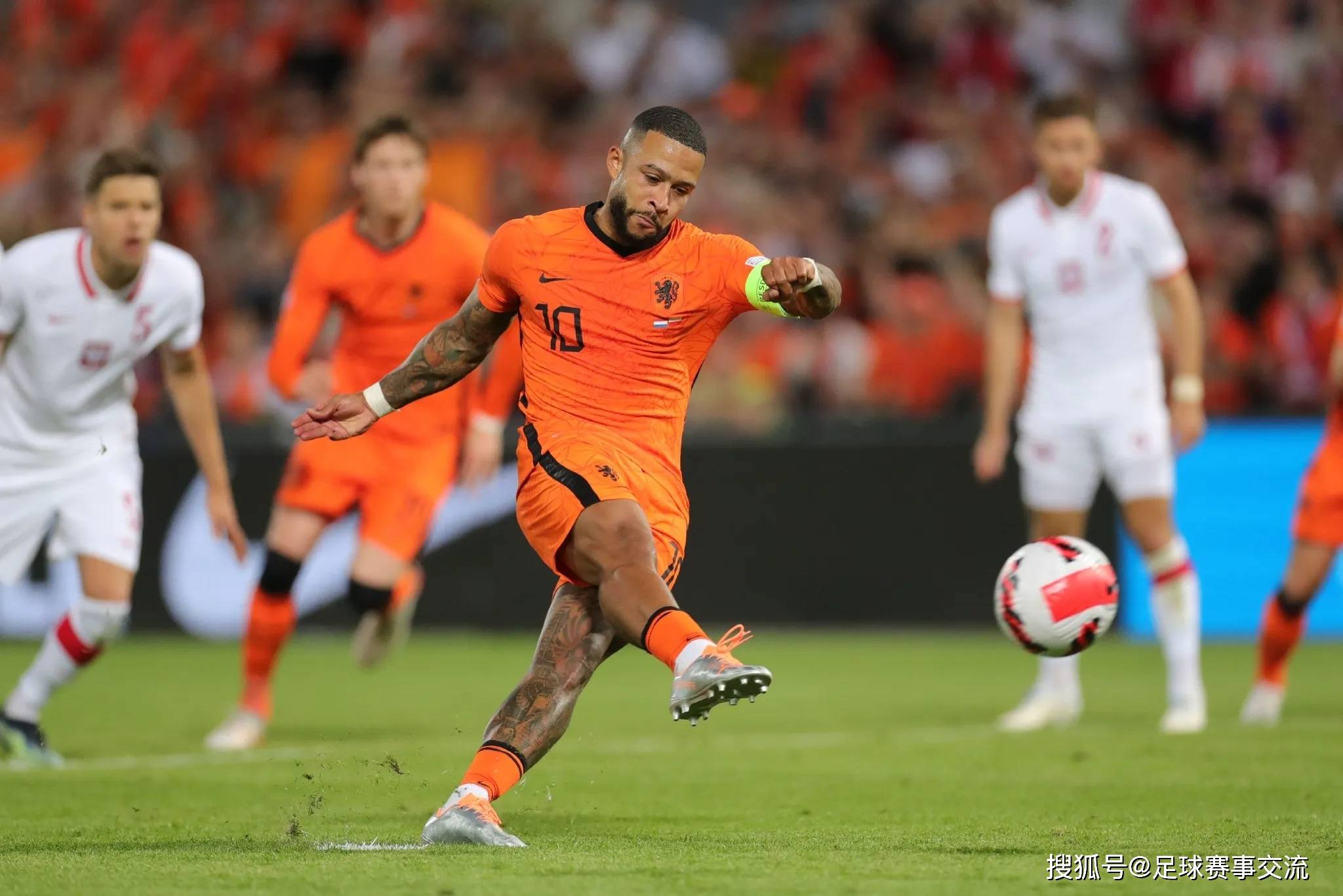 荷兰队在比赛中逆转战胜新西兰队
