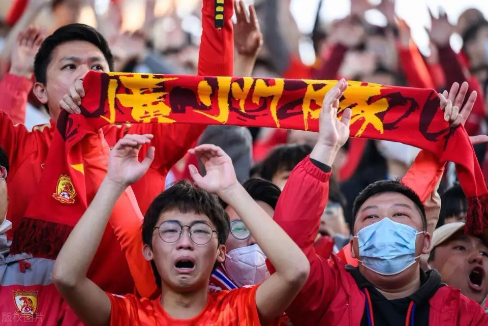 广州队球员发挥火热，奏响胜利乐章的简单介绍