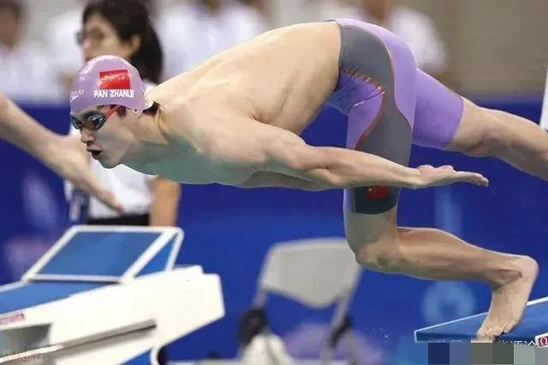 关于游泳男子自由泳半决赛：澳大利亚选手游出最快一泳的信息