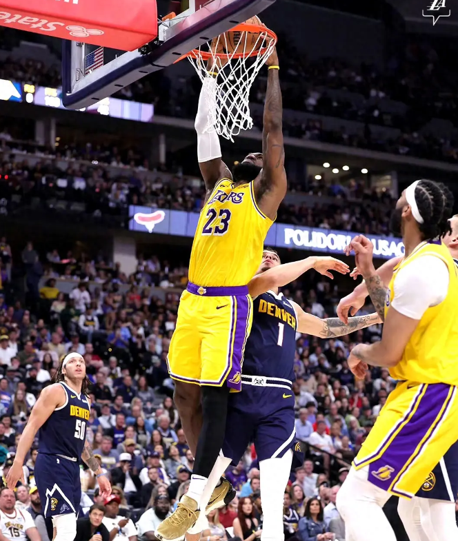 包含瑞典劲旅主场大胜，晋级形势有利的词条