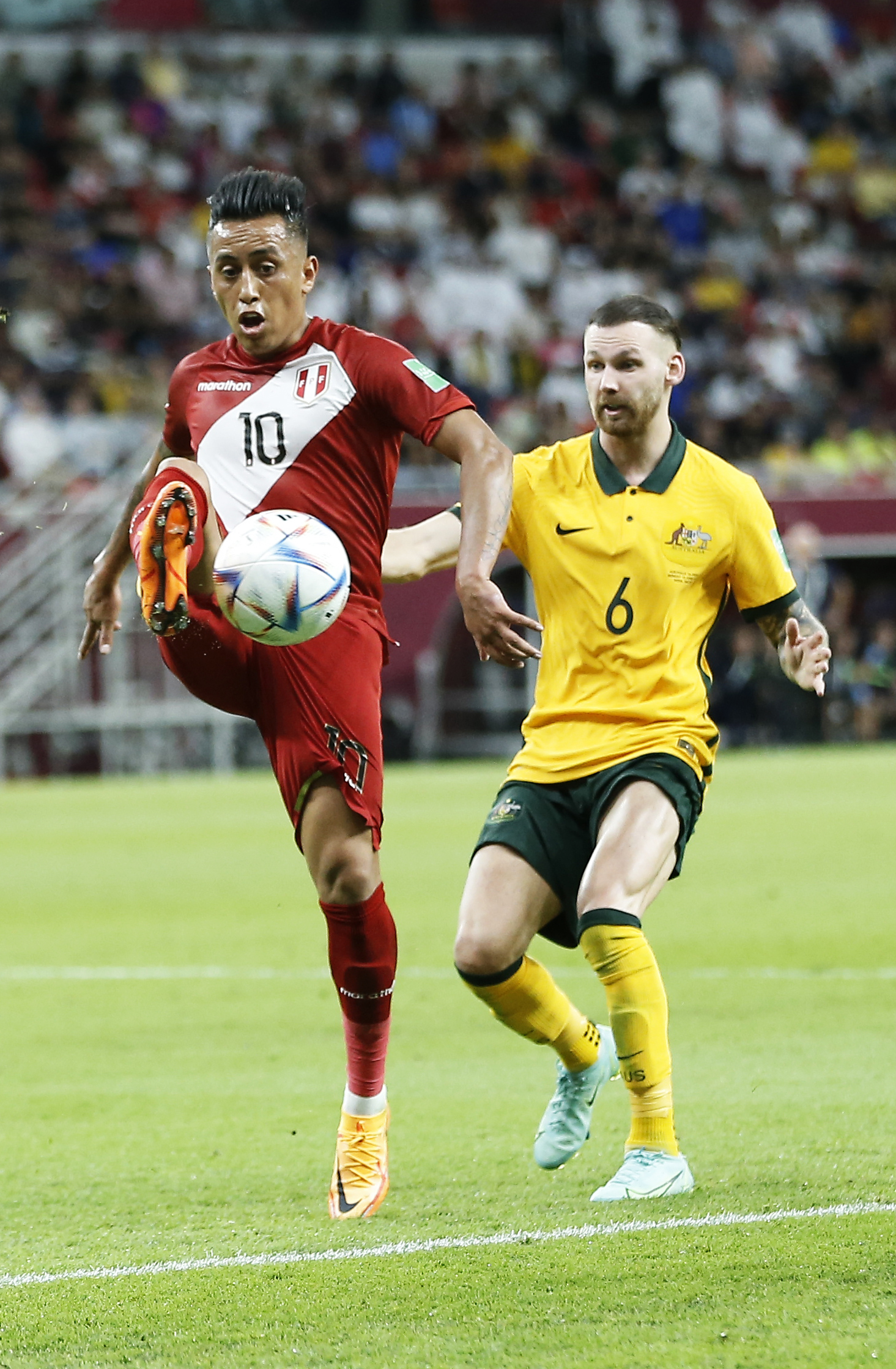 包含澳洲赛场烽火重燃：韩国队力压澳大利亚队的词条