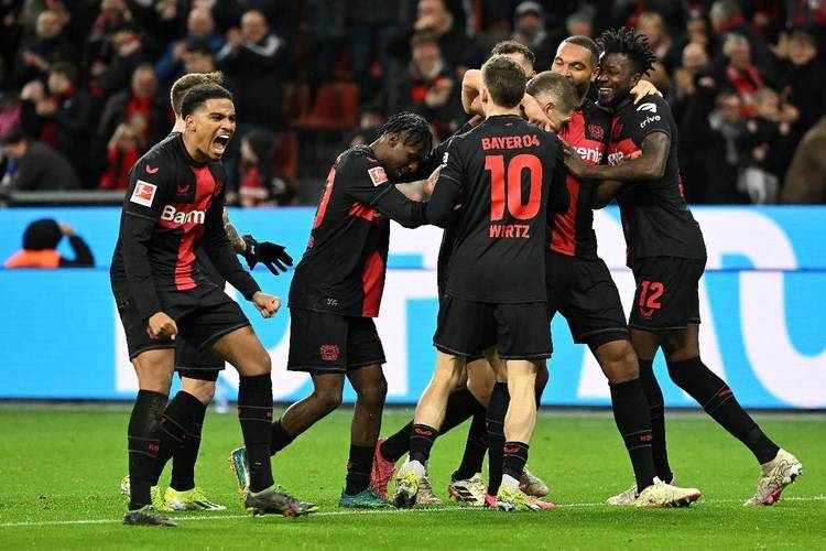 拜仁慕尼黑力压对手,闯入半决赛 拜仁慕尼黑力压对手,闯入半决赛