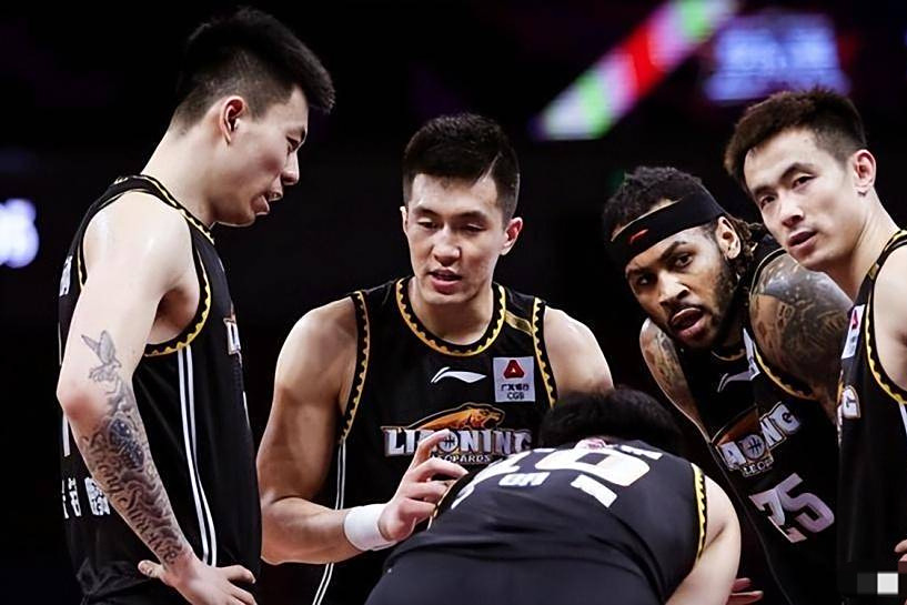 震撼出击!球员们在场上激发全力战斗的简单介绍 震撼出击!球员们在场上激发全力战斗的简单介绍