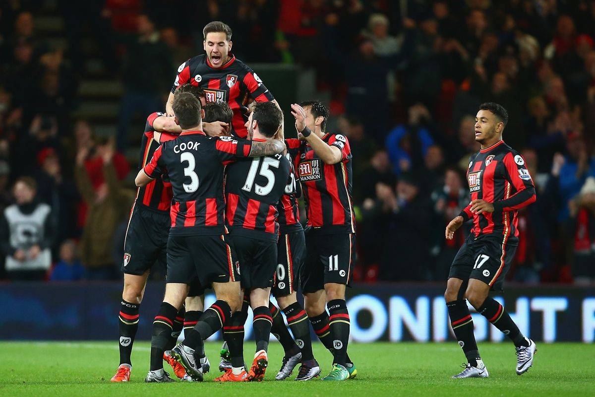 包含伯恩茅斯取得客场胜利，积分榜进步的词条