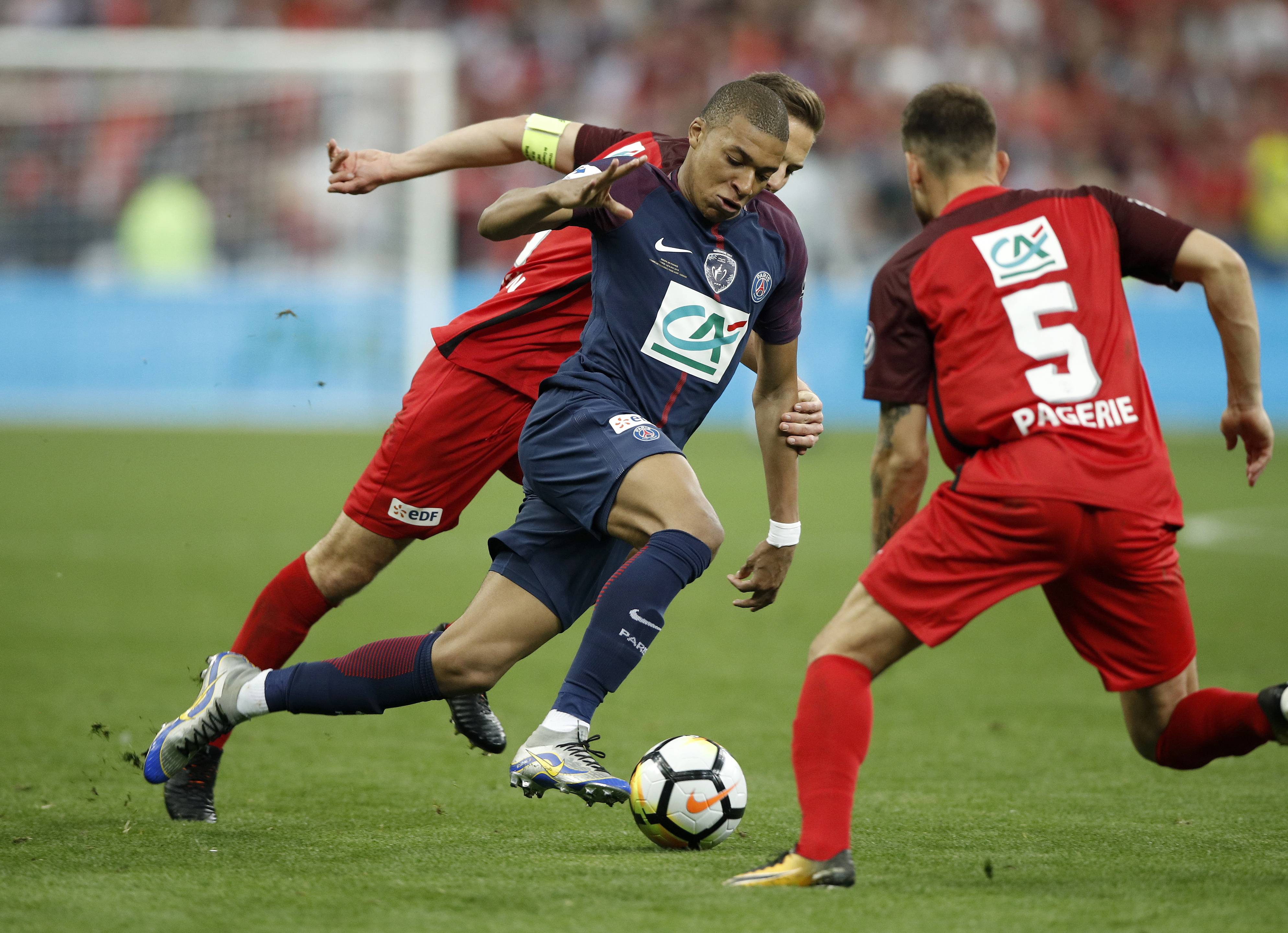 巴黎圣日耳曼球员因伤退出国家队比赛的简单介绍