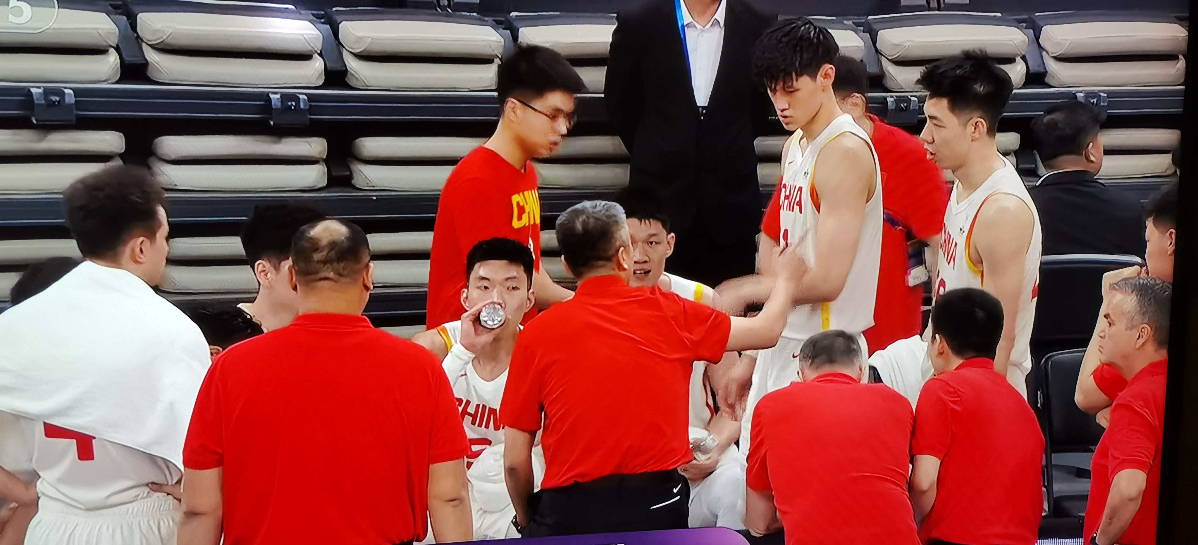 亚洲杯篮球比赛决赛：中国男篮豪取连胜的简单介绍