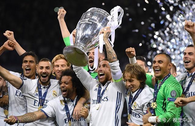 包含巴黎嬴赢慕尼黑，晋级四强急缝领先的词条