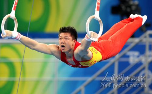 国家队奋力拼搏，争夺国际足坛桂冠