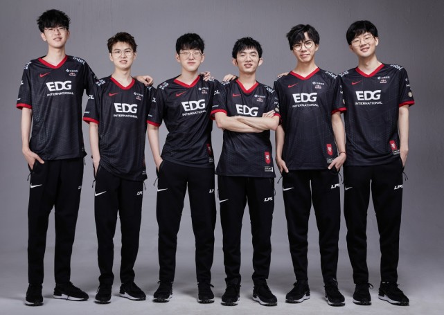 EDG横扫FPX,BDD完成史诗逆转小组赛3:1(巴黎) EDG横扫FPX,BDD完成史诗逆转小组赛3:1(巴黎)