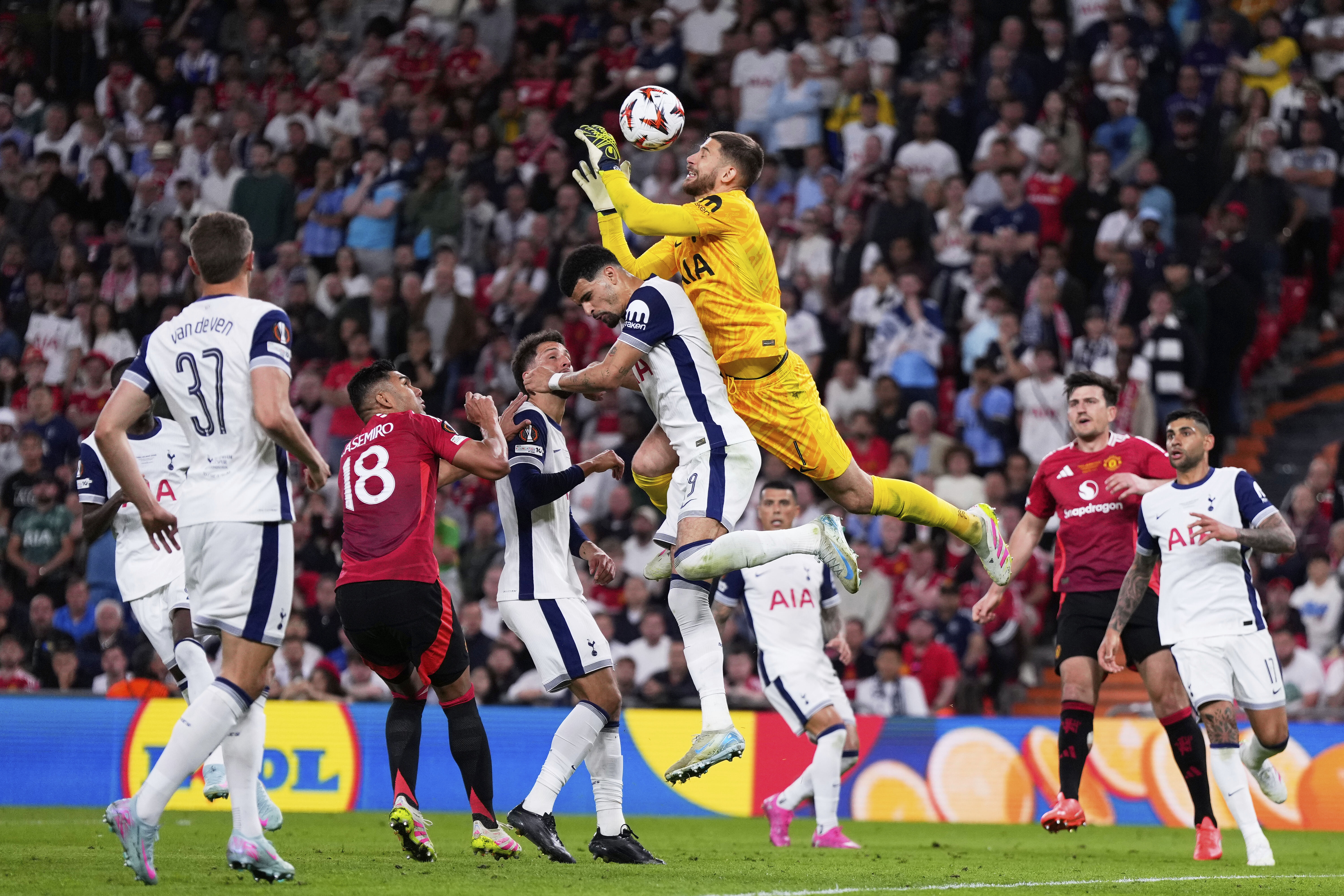 热刺意外输球，无缘冠军联赛决赛