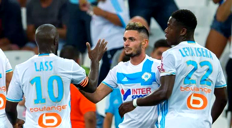 包含巴黎圣日耳曼球员紧急备战，决心卫冕的词条