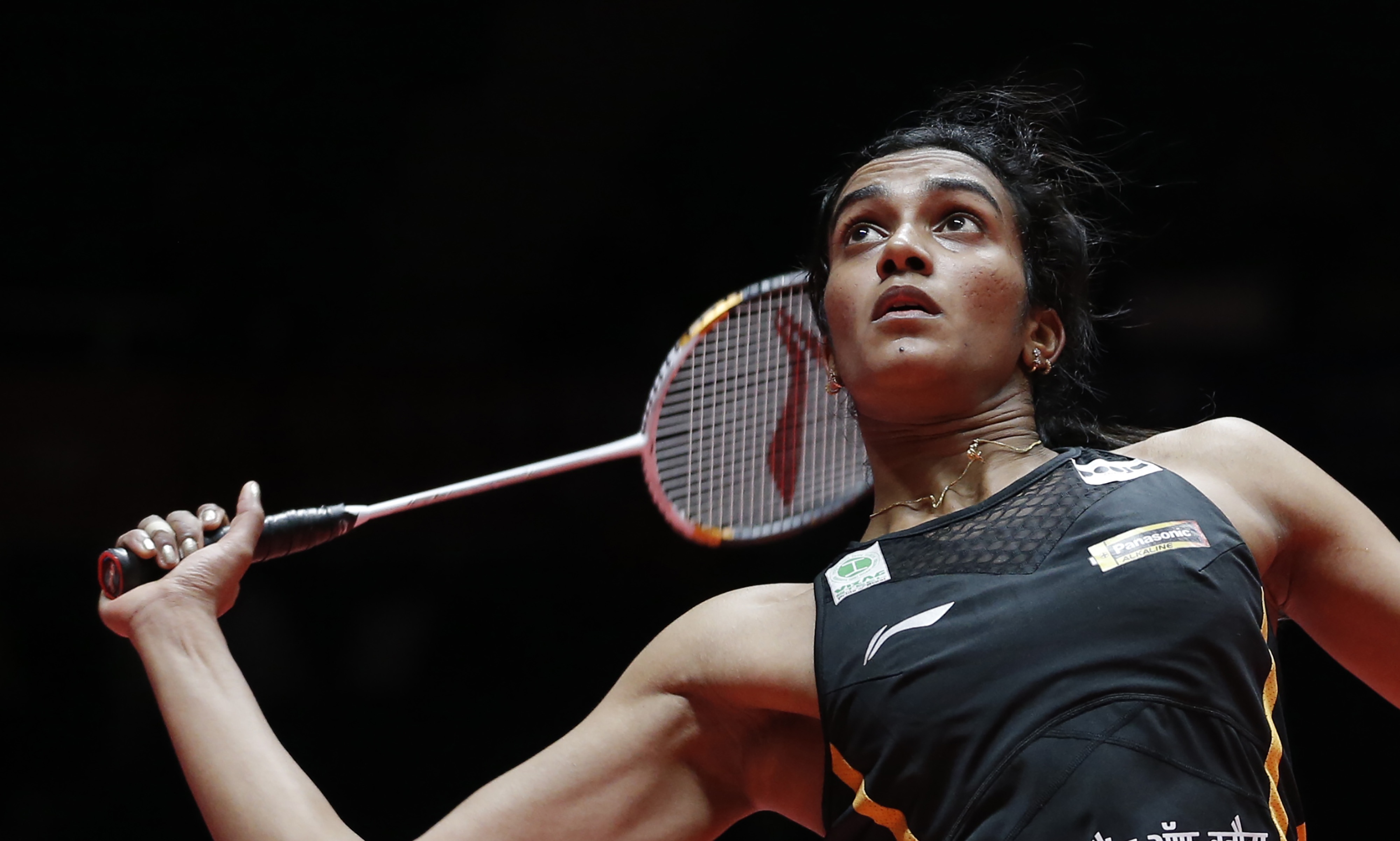 包含英格兰羽毛球队完胜法国羽毛球队，辛杜绝境逆转的词条