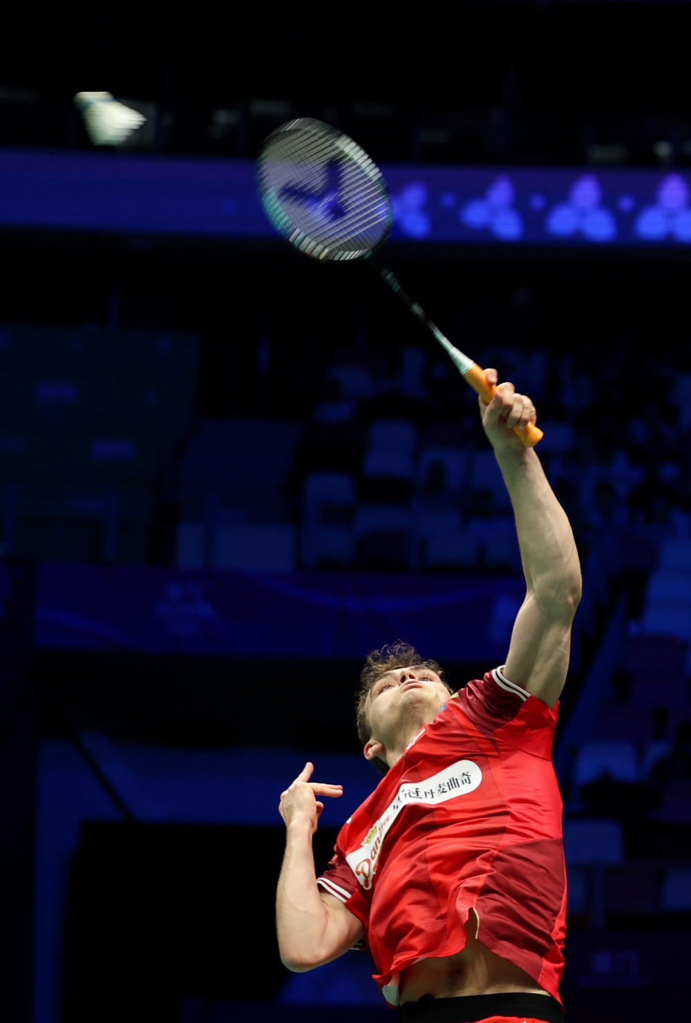 包含英格兰羽毛球队完胜法国羽毛球队，辛杜绝境逆转的词条