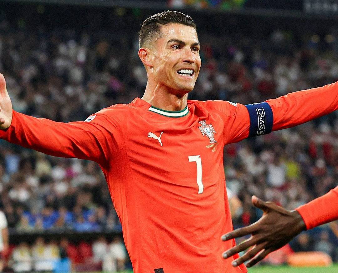 法国逆转里昂，C罗三分雨点燃全场的简单介绍