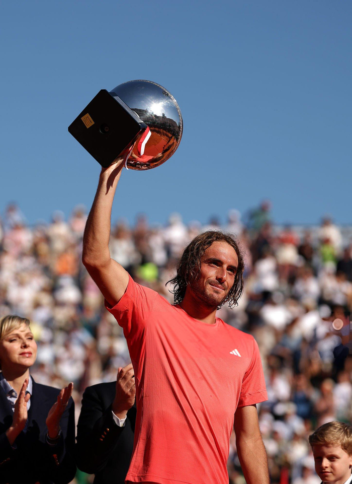 拉沃尔杯横扫ATP总决赛,西西帕斯惊艳四座 拉沃尔杯横扫ATP总决赛,西西帕斯惊艳四座