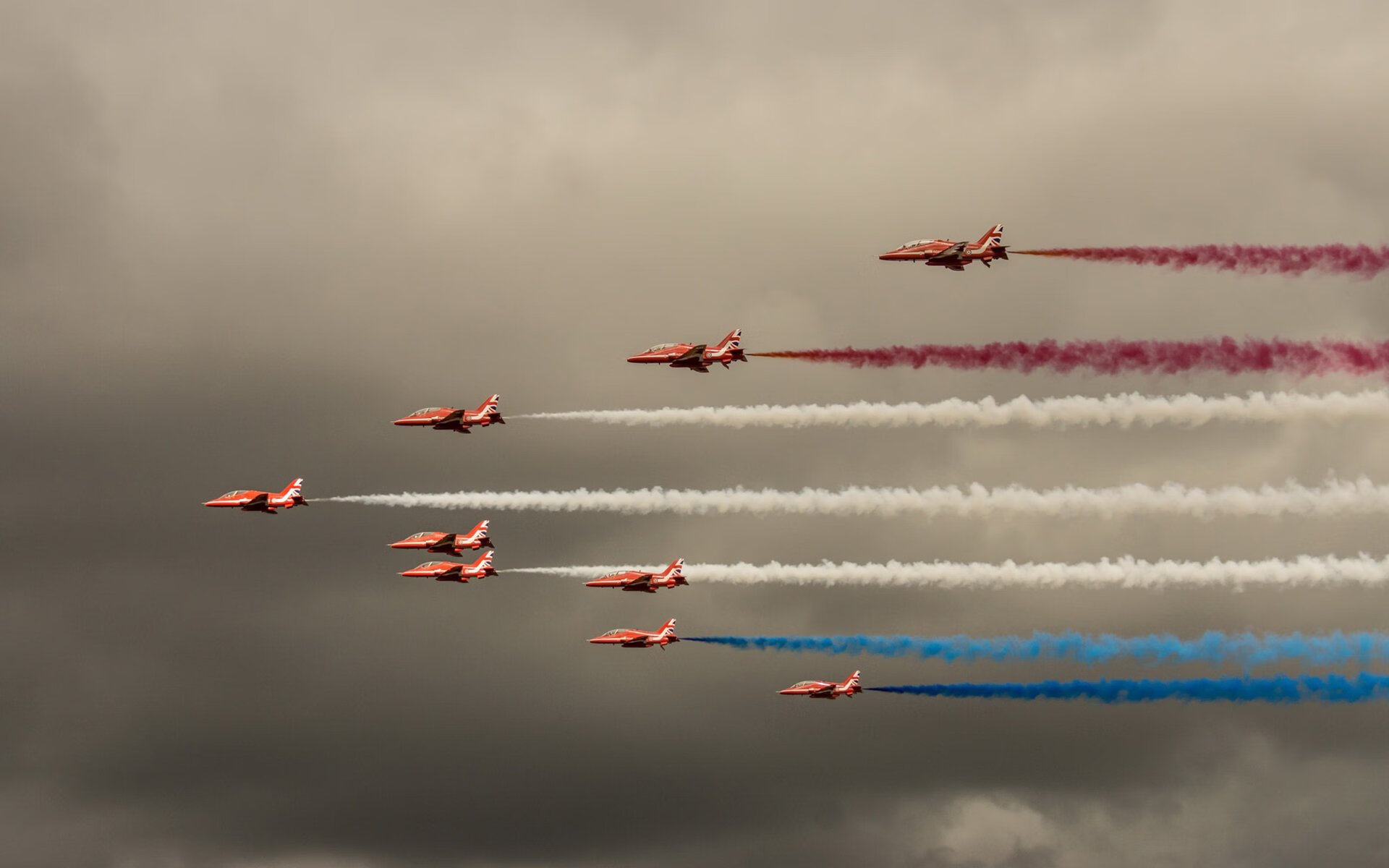 绿茵场的双重奏，德布劳内点燃赛场，尤文加时攻克希腊