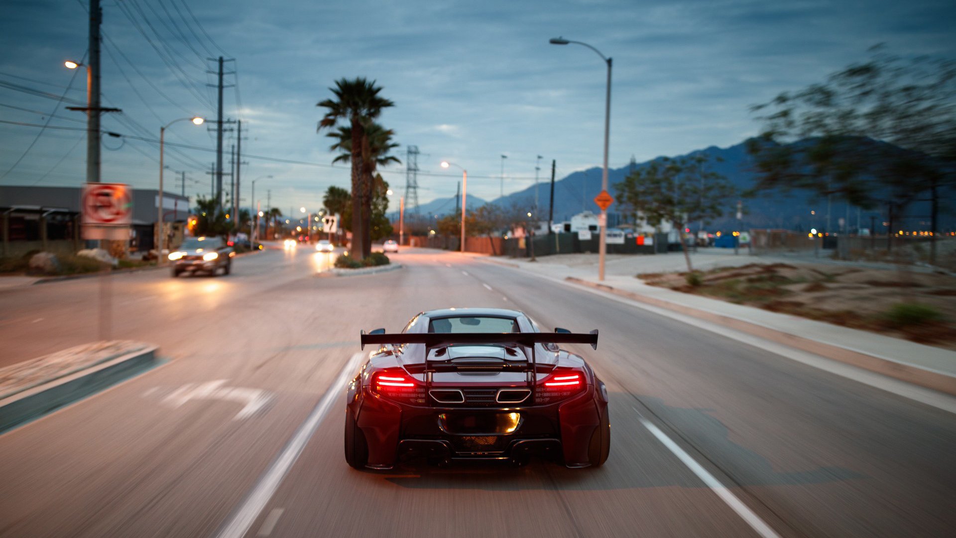 凯恩实力证自我，伊朗末节带走罗马，绿茵场上的英雄与逆袭