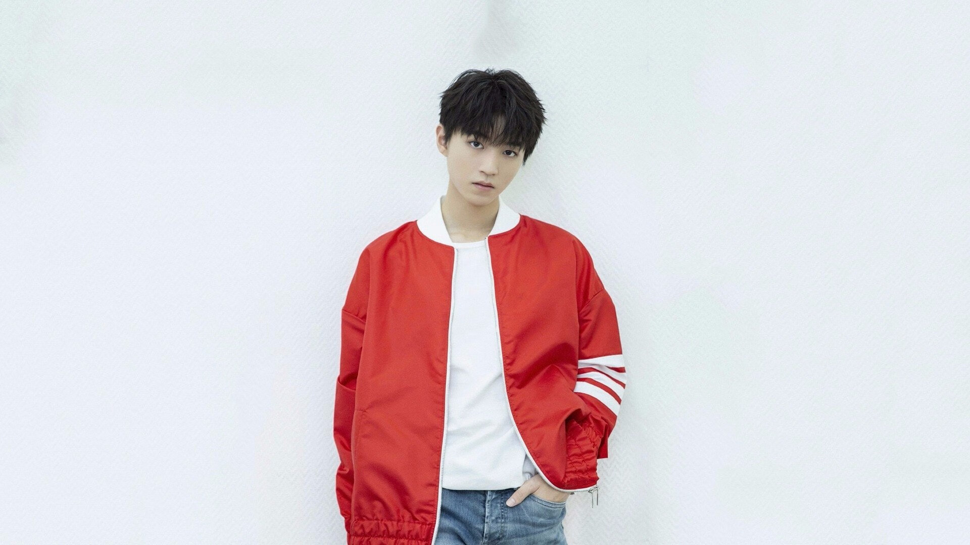 生死战与欧冠之巅，威尔士的坚韧与李刚仁的闪耀