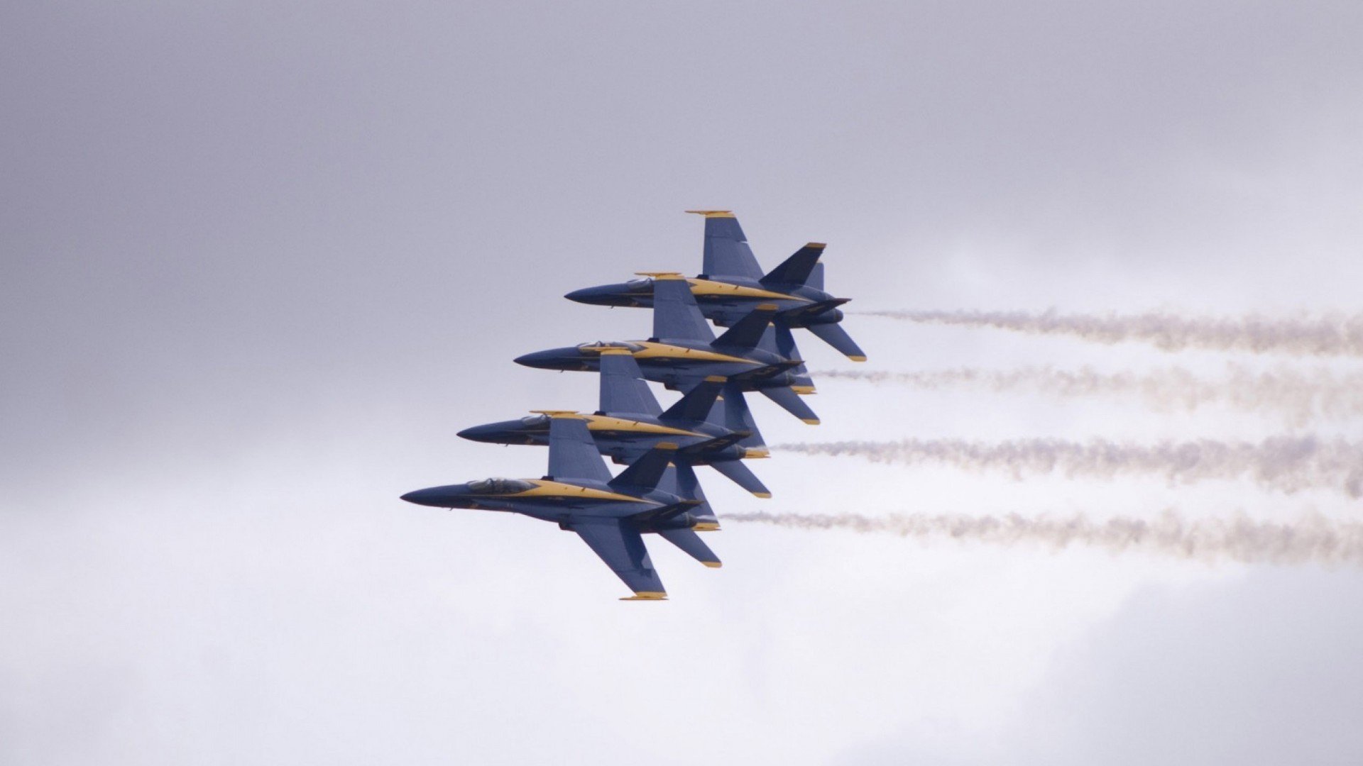 格纳布里爆发点燃欧陆烽火，爱尔兰沉稳诠释绿茵智慧