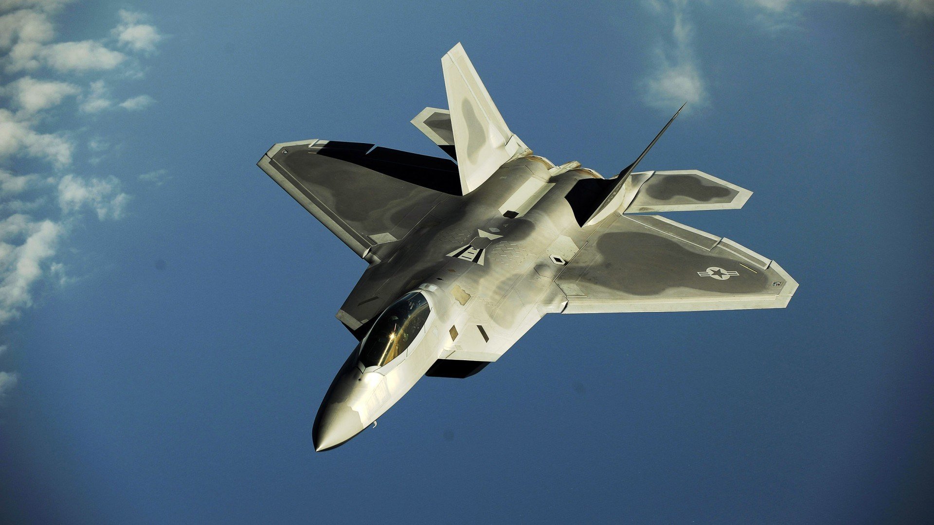 跨界英雄,勇士掀翻猛龙,爱德华兹英超争冠接管比赛